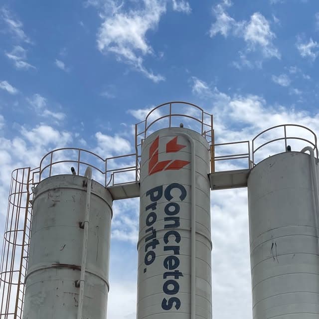 Silos de Concretos Pronto en el CEDIS Apaxco